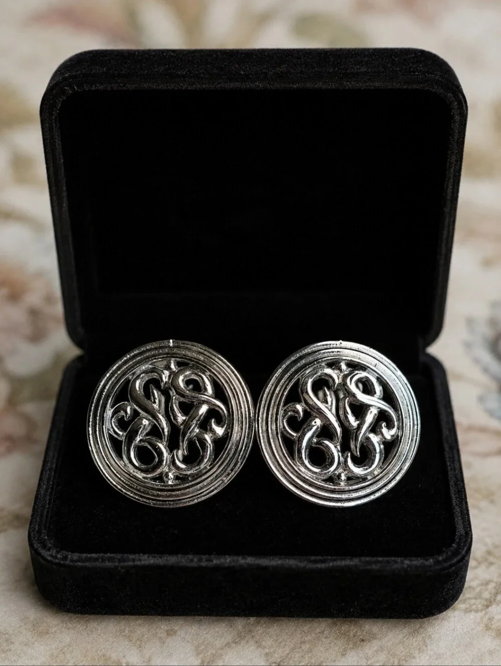 Lisner Signed Scroll Silver Rhodium Plate Round Vintage Clip Earrings